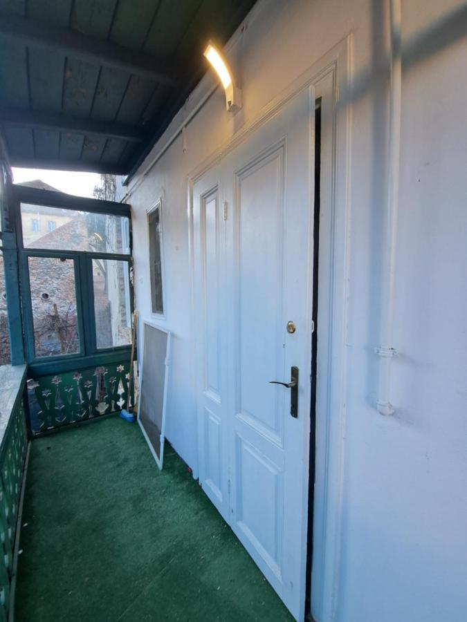 Cozy Apartment In The Heart Of Сибиу Экстерьер фото